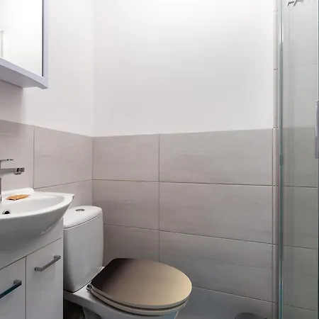Apartament Lasy Chylonskie *