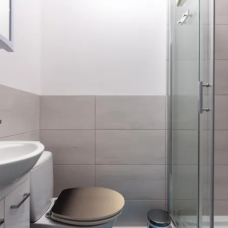 Apartament Lasy Chylonskie