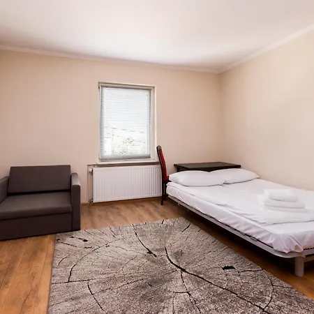 Apartament Lasy Chylonskie