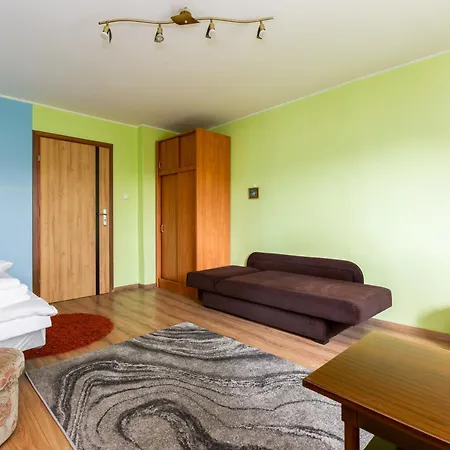 Apartament Lasy Chylonskie *