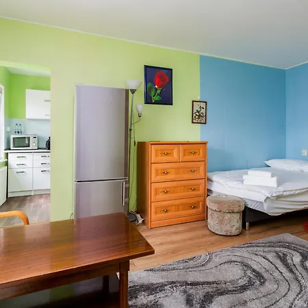 Apartament Lasy Chylonskie