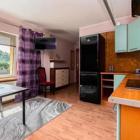 Apartament Lasy Chylonskie *